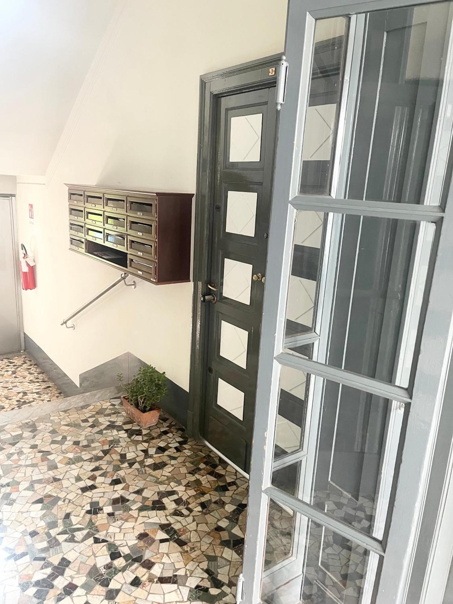 Ampio Bilocale Zona Navigli Διαμέρισμα Μιλάνο Εξωτερικό φωτογραφία